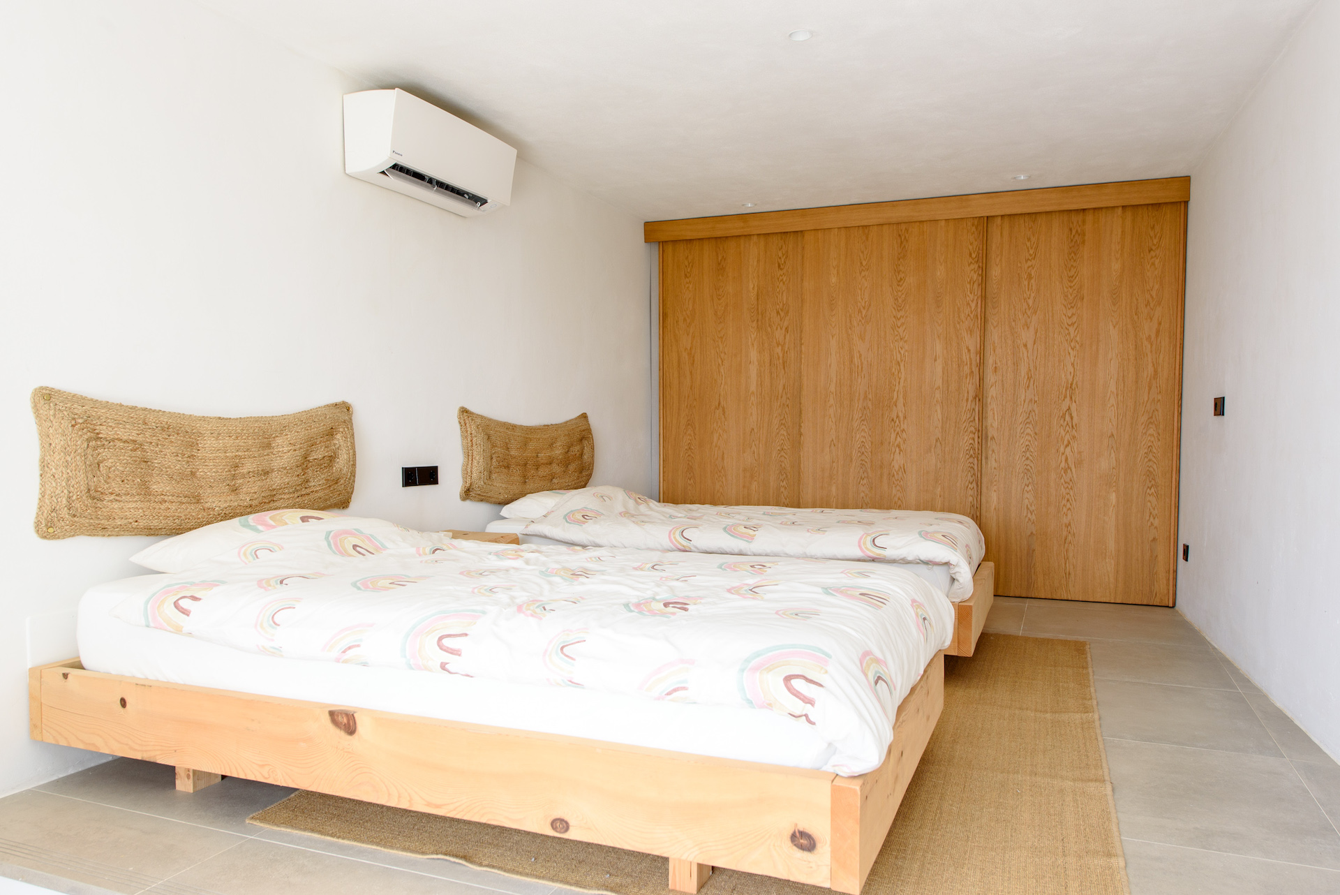 Resa estates huis kopen Ibiza es cubells villa single beds 2.jpg